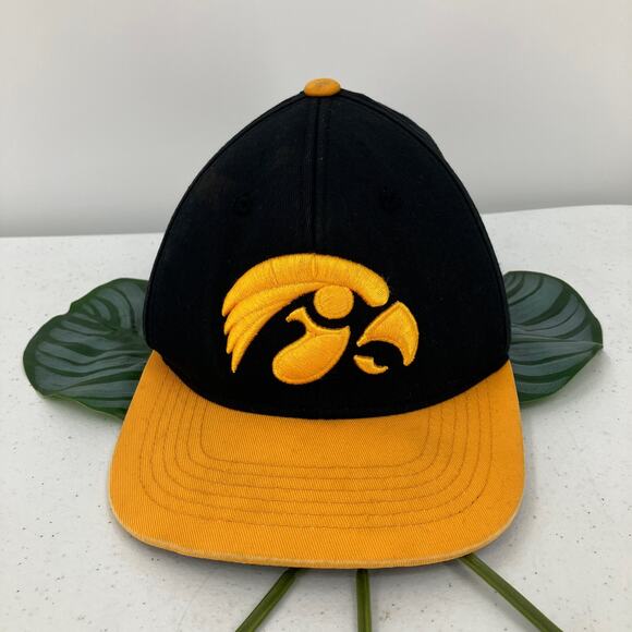 Top Of The World Black Iowa Hawkeye University Snap Back Flat Bill Youth Hat Cap - Picture 1 of 12